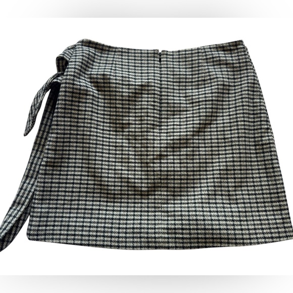 Aritzia Wilfred Dorine Front Wrap Wool Cashmere Blend Plaid Mini Skirt Size 6 - Picture 6 of 8
